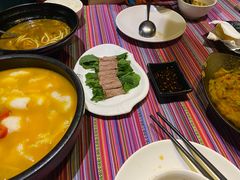 -香巴拉云南餐厅(华莱坞店)