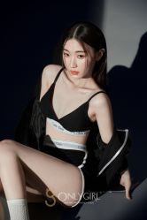 -onlygirl摄影美学馆高端定制(江滩店)