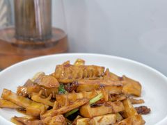 油焖笋-沪依小酒馆心意菜