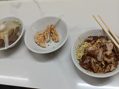 -松树干拌面店