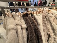 -URBAN REVIVO(北京斯普瑞斯奥特莱斯店)