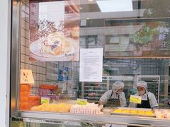 面包甜点陈列柜-鲍师傅糕点(江苏路店)
