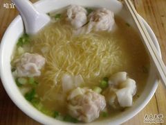 鲜虾云吞面-伍湛记 · 广州老字号(龙津中路店)
