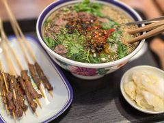 -云阿蛮云南生烫牛肉米线(奉贤路店)