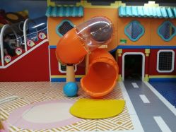 -孩子王童乐园(泰州万达店)