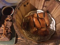 -胡桃里音乐餐厅(陶溪川店)(川湘赣菜·世界百大酒庄直供红酒·音乐表演)