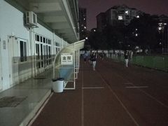 -燕子岗体育场