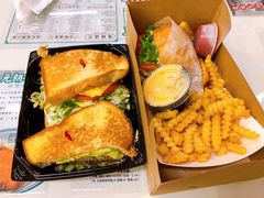 -The Habit Burger Grill 哈比特汉堡(复兴soho店)