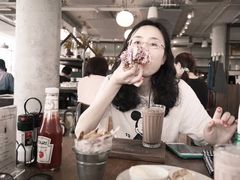 -ROAST coffee & eatery