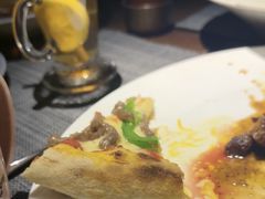 -卡普里披萨·牛扒·下午茶