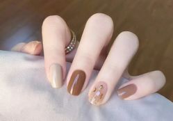 -悦指间美甲美睫