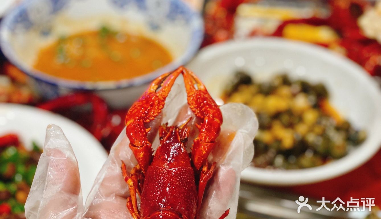 装修一般，招牌猪肉串的味道顶呱呱！