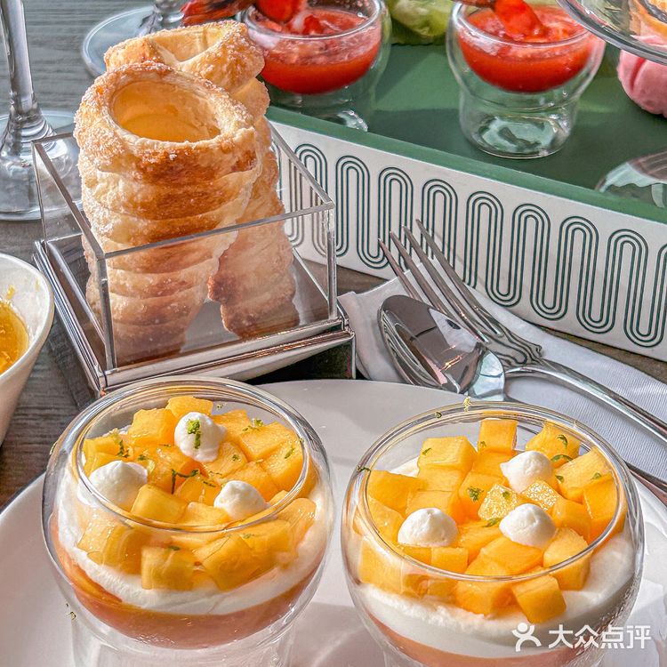 常熟的！！高空湖景下午茶真的绝美了… 