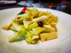 泡椒花菜梗-新荣记(南京西路店)