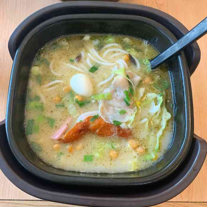 阿香米线(淄博万象汇店)-"低峰期过来的,麻辣米线,先说一下感受吧,.