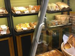 面包甜点陈列柜-皇冠幸福里动物奶油生日蛋糕(石桥店)