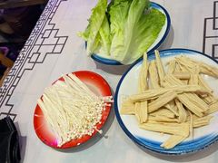 -霄汉牛三鲜湖北砂锅菜(万松园2店)