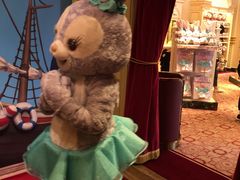 -小镇影院迪士尼小熊Duffy与他的朋友合影地