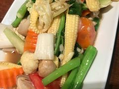 -Dang restaurant (patong phuket)
