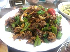 锡味辣子小公鸡-萨宁音登锡伯风味餐厅(一楼店)