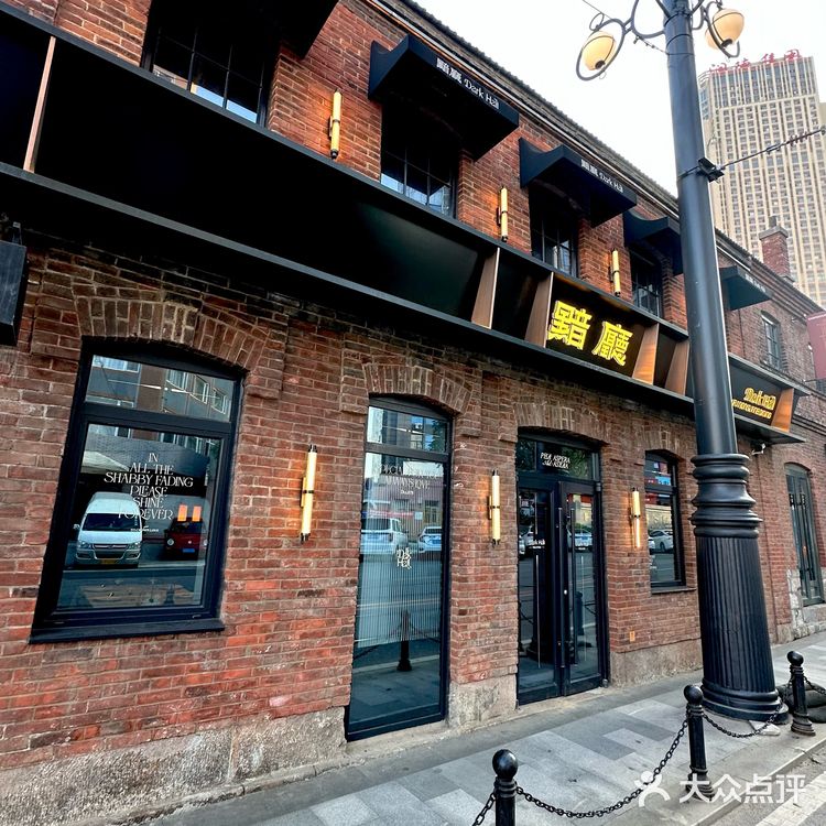 文艺又高雅 | 窗外是老电车,窗内是西餐厅