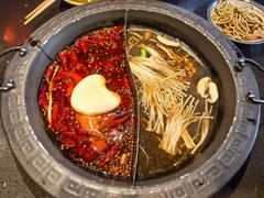 -宽板凳老灶火锅(台湾街店)