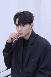 -一家只做男发烫染的店