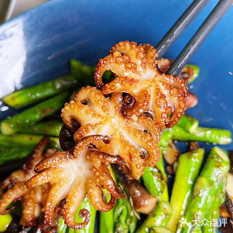 高尔夫球场里面的私厨！！这也太惬意了叭