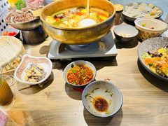 -毛肚向右·川渝毛肚王(经开永旺店)