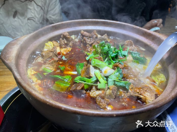 兄弟龙虾(胜太路总店)红焖羊腩煲图片