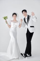 -现代经典婚纱摄影