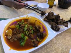 特色的大盘鸡-维吾尔餐厅(宜山路店)