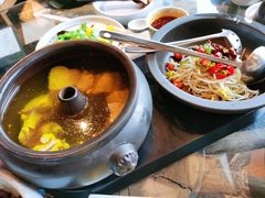 -云海肴·汽锅鸡·云南菜(天山百盛优客店)