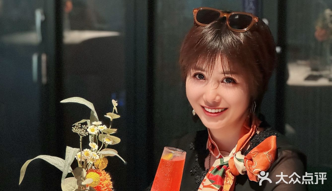 这里的露台view真的好棒，下雨也唯美