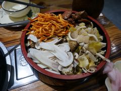 -菌之家·专业纯野生菌火锅·特色炒菌
