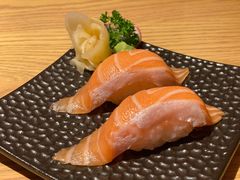三文鱼寿司-大和食乐·鲜和牛酸汤火锅(环宇荟店)