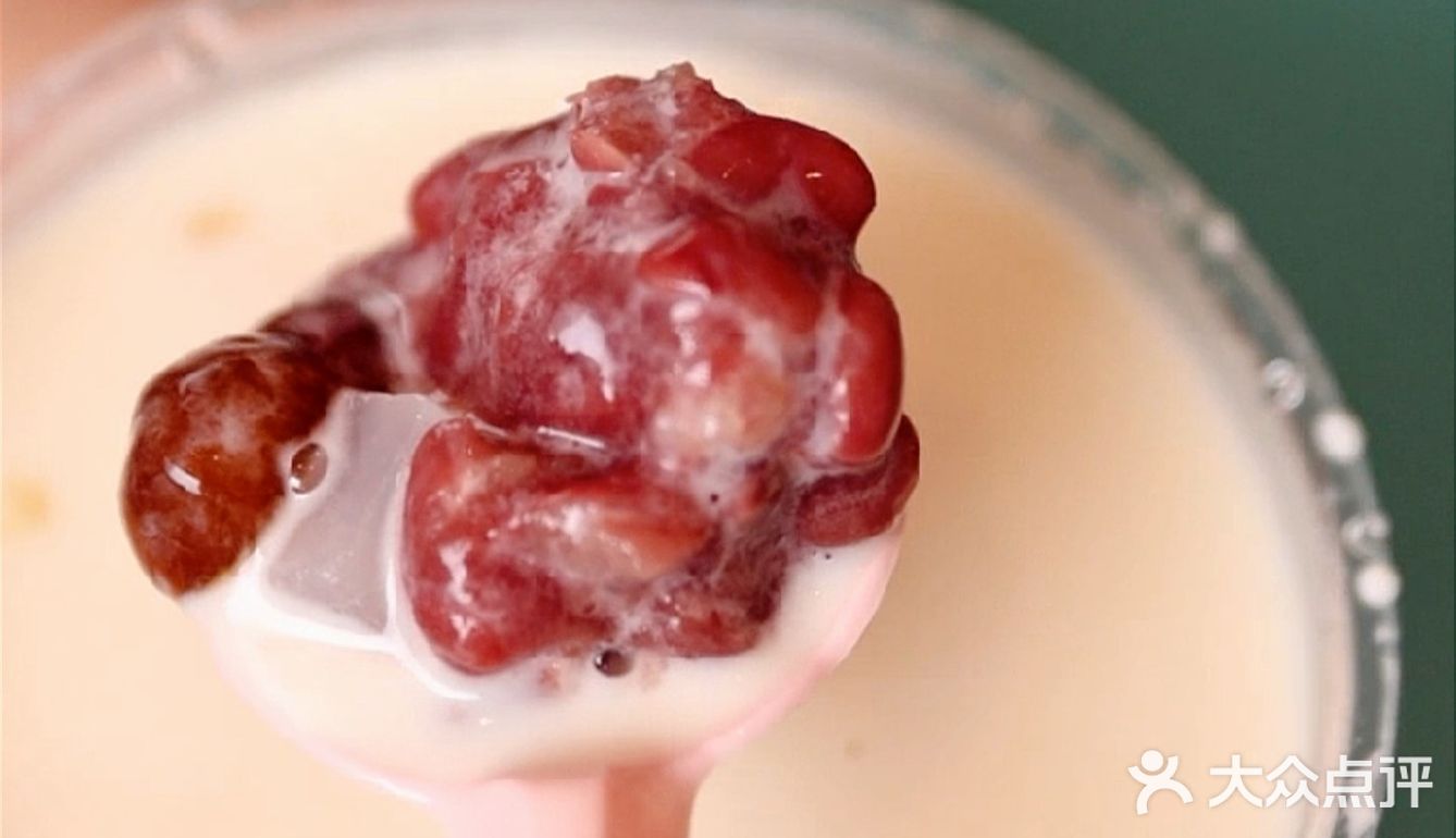 悸动烧仙草，满满一杯6种料‖快来听听仙草的声音 