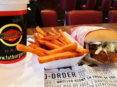 -FATBURGER 特富客汉堡(外交公寓店)