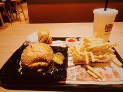 -The Habit Burger Grill 哈比特汉堡(复兴soho店)
