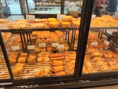 面包甜点陈列柜-皇冠幸福里动物奶油生日蛋糕(万达店)