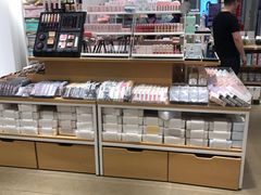 -名创优品(山东青岛市新业广场店)