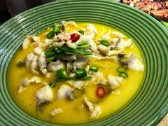 QQ酸汤鱼-蜜桃餐厅·江浙融合菜(荟聚购物中心店)