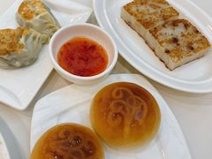 香煎腊味萝卜糕-凤凰楼酒家·粤宴点心(华强北店)