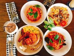 -ROAST coffee & eatery