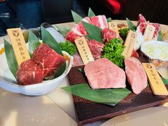 -铭牛烧肉·和牛海鲜自助(高新月牙湖店)