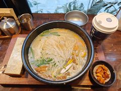 -银米·云南传统过桥米线(双廊黑金冠店)