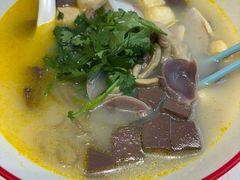 -小杨生煎(金山百联购物中心3楼店)