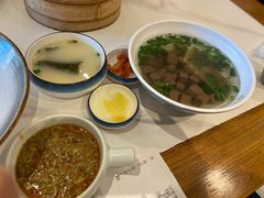 馋口鸭血汤-馋三尺蟹粉小笼(人民广场店)