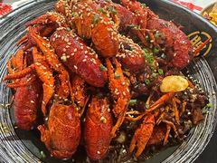 -肥肥虾庄·金牌油焖大虾(汉街SKP店)