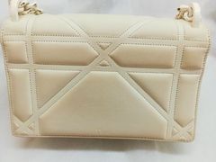 -爱革·洗衣改衣·洗鞋修鞋·洗包修包·奢侈品护理(宝地广场店)